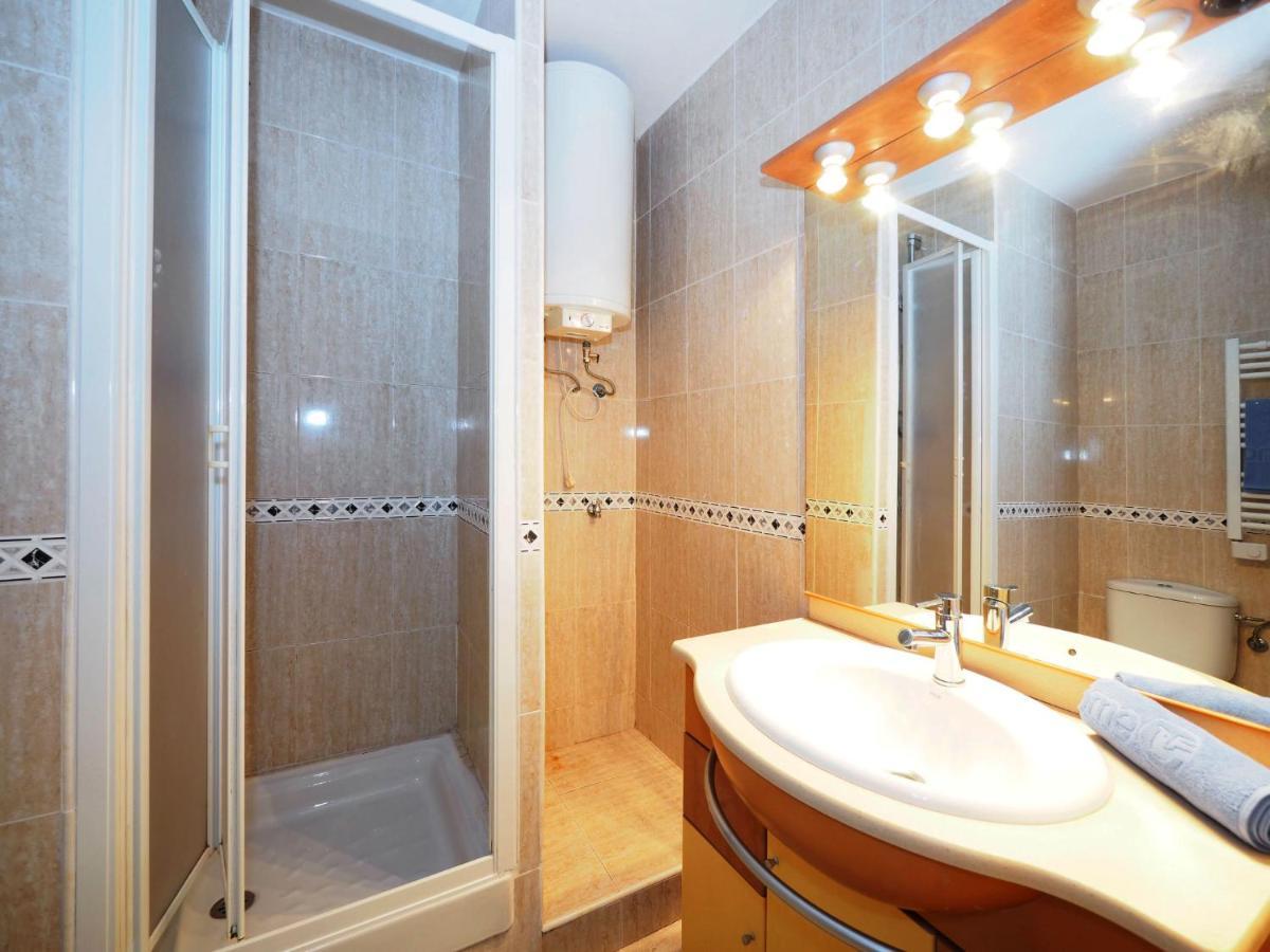 Symar By Interhome * Roses