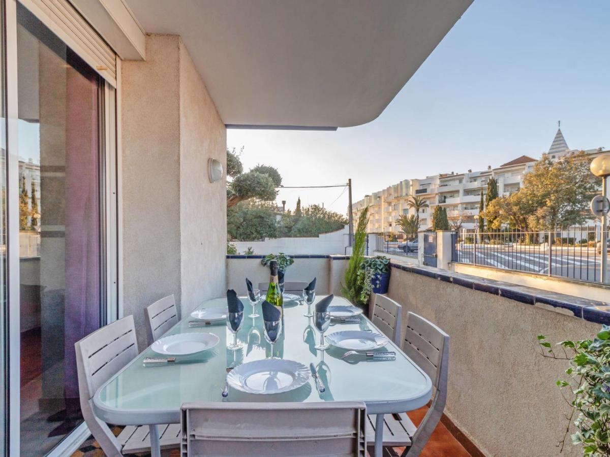 Symar By Interhome * Roses